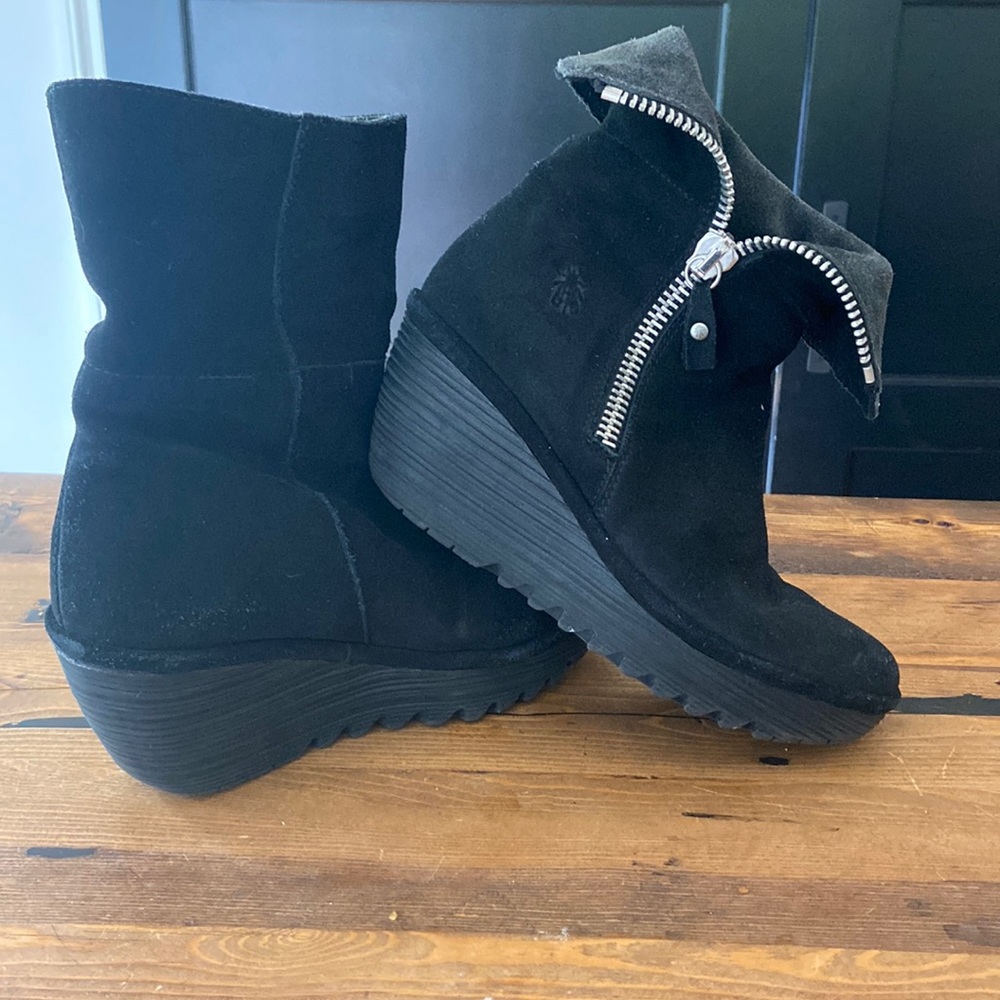Fly London Hary Platform Zip Suede Boot Sz 38